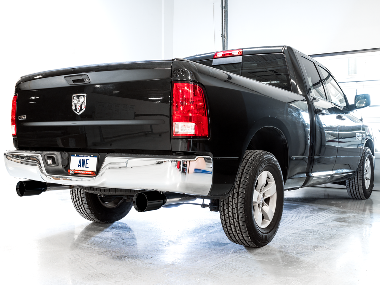 AWE 0FG Dual Rear Exit Catback Exhaust for 4th Gen RAM 1500 5.7L (Without Bumper Cutouts) - Diamond Black Tips