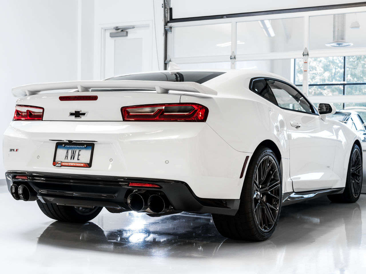 AWE Track Edition Cat-back Exhaust for Gen6 Camaro SS - ZL1 - LT1 - Non-Resonated - Diamond Black Tips (Quad Outlet)